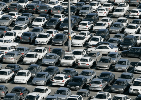 تأخیر در تحویل خودروهای وارداتی؛ خریداران نگران تحویل تا سال آینده