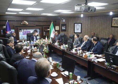 تضعیف صنعت نفت، سناریوی دشمن در فلج کردن کشور است