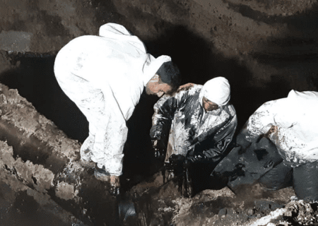 رفع موفقیت آمیز نشتی خط لوله ۲۰ اینچ نفت با تلاش شبانه روزی کارکنان نفت و گاز اروندان