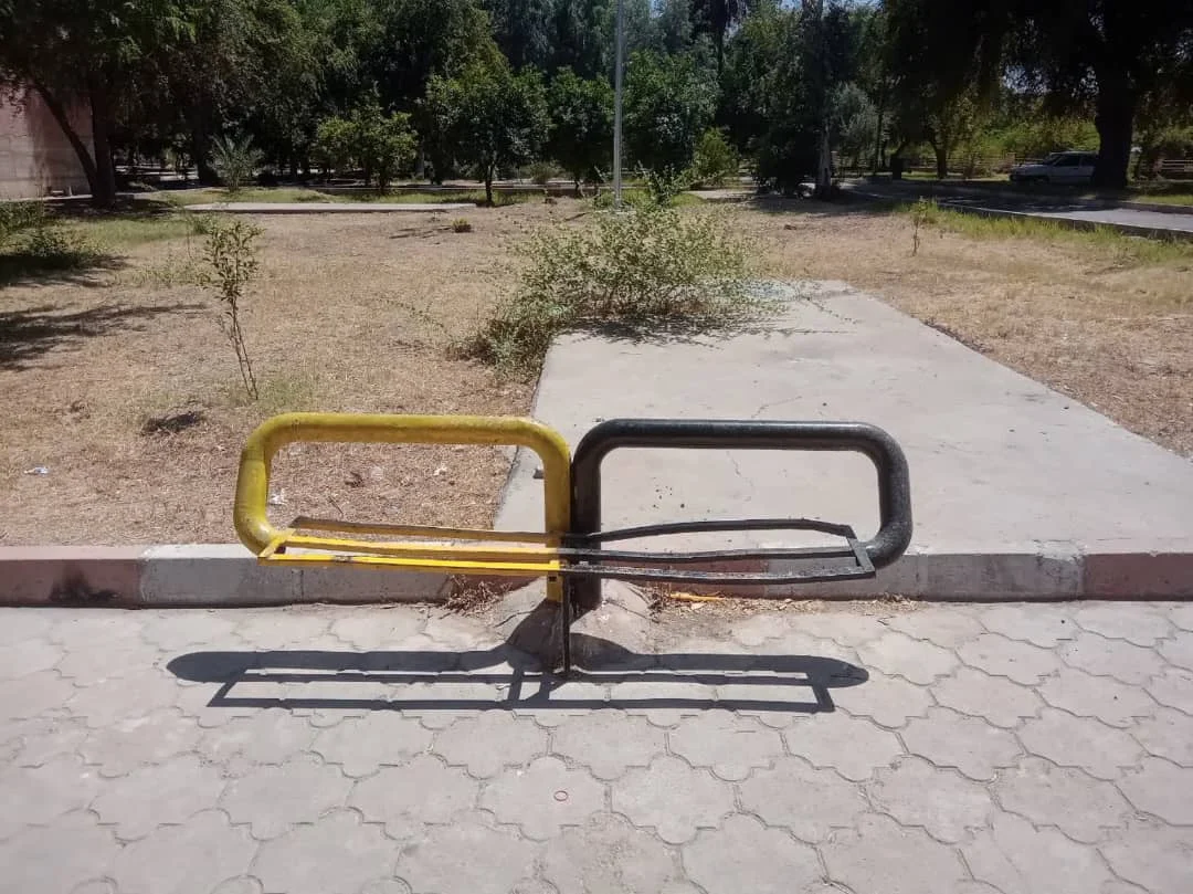 وضعیت اسفبار پارک‌های شوشتر؛ نبود امکانات اولیه و تهدید سلامت عمومی