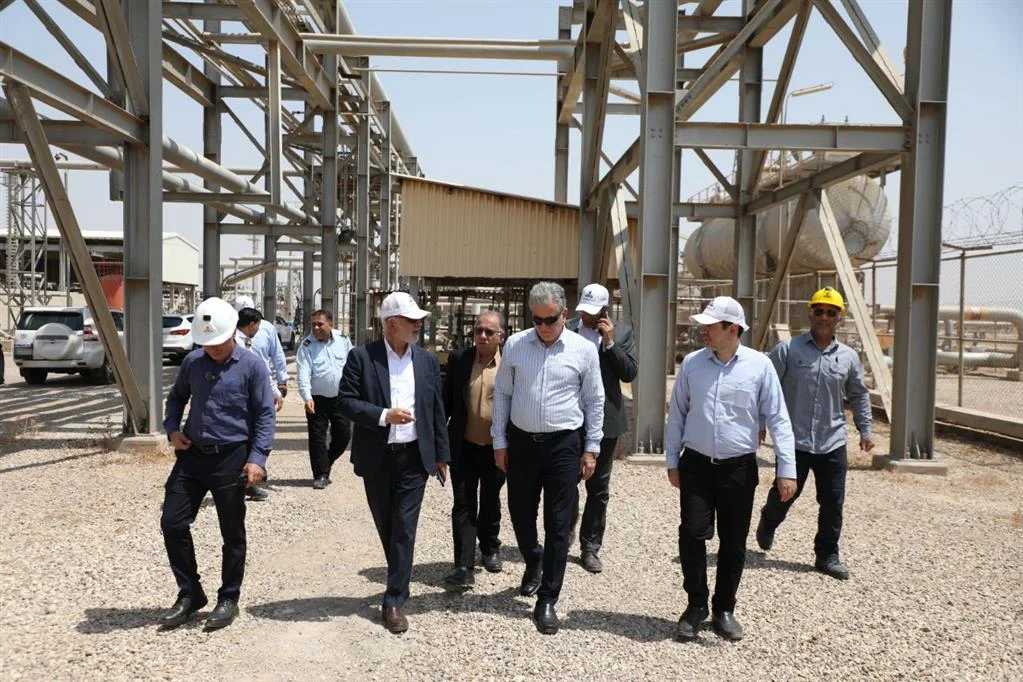 بیش از سه هزار بشکه نفت در روز به تولید اروندان افزوده شد/ مدیرعامل اروندان با هدف پیگیری مسائل تولیدی و رفع چالش‌ها از منطقه نفتی دارخوین بازدید کرد