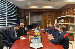 نشست هم‌افزایی فولاد اکسین خوزستان و لوله‌ سازی اهواز برای تکمیل زنجیره تولید فولاد