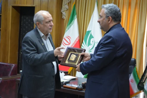 مدیرعامل توسعه نیشکر: مدیریت میدانی جایگزین نامه‌نگاری شود / دانشگاه شریک راهبردی صنعت است